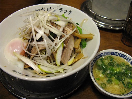 新在家ラーメンもんど『まぜそば加古川ブラック+ミニ酸ラー湯』