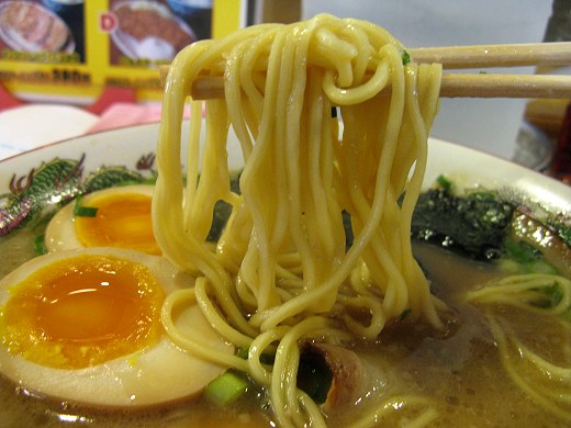 新味豚骨醤油麺