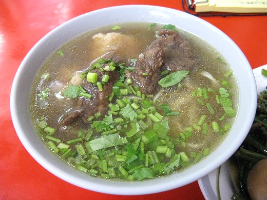 六合張排骨酥湯