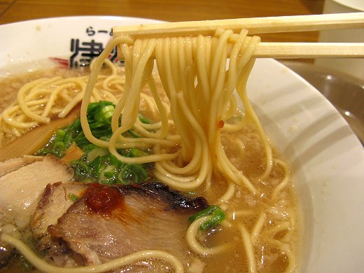拉麺津津 ココエ尼崎店