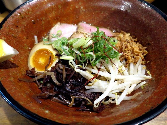 必死のパッチ製麺所