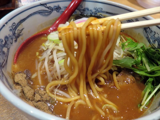 麺や六三六 箕面店