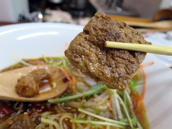 台湾牛肉麺 群ちゃん