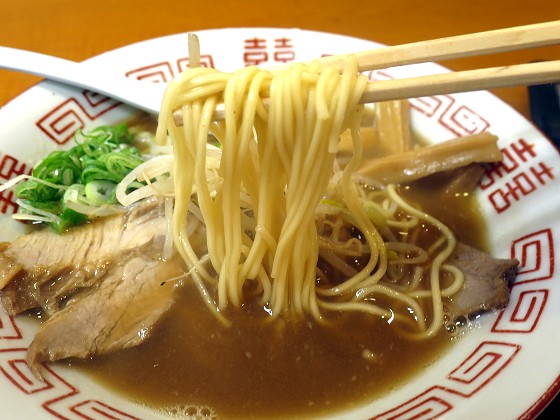 支那そばよあけ 駅前店