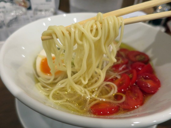 鶏塩ラーメンHippo 南森町店