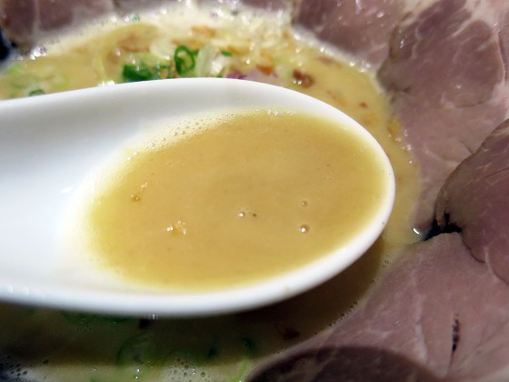フレンチシェフのラーメンくろす