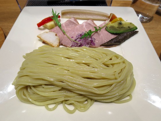 フレンチシェフのラーメンくろす
