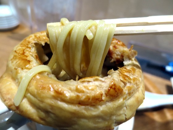 フレンチシェフのラーメンくろす
