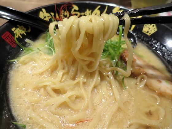 神戸牛しぼりらーめん生粋