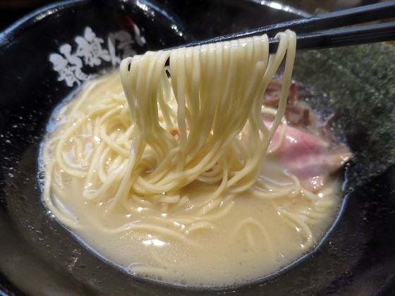龍旗信LEO