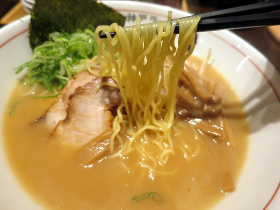 神戸ラーメンさざん 灘駅前店