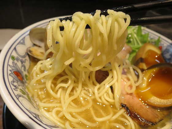 だしと麺