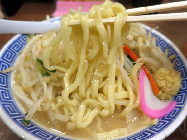 トナリ 丸の内店