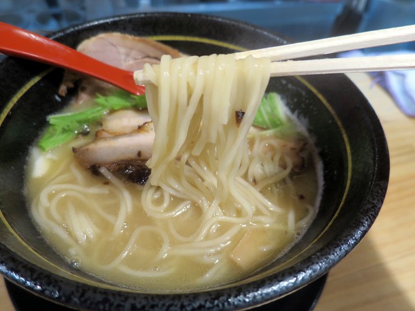 拉麺 輪