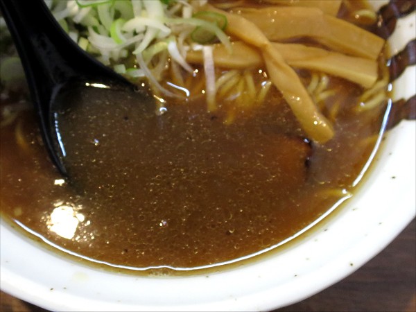 牮