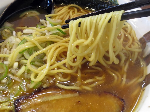 牮