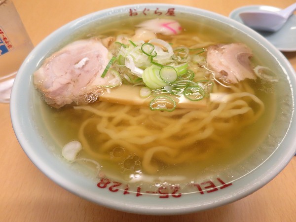牮