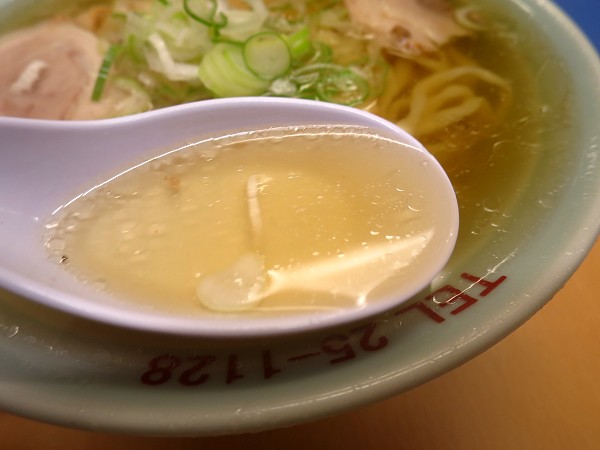 牮