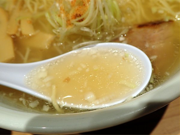 ひるがおなんばラーメン一座店
