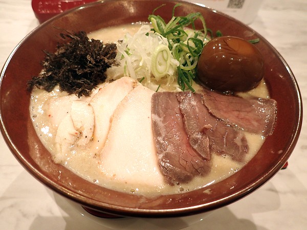 みなとや『こってりラーメン味玉入り』