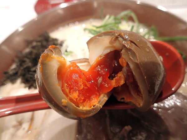 みなとや『こってりラーメン味玉入り』
