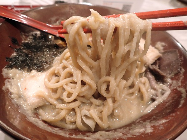 みなとや『こってりラーメン味玉入り』