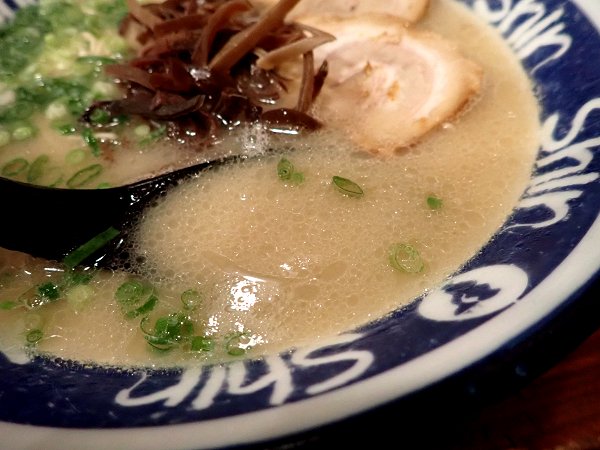 らーめんShinShin博多デイトス店