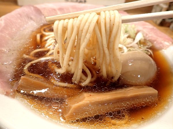 ラーメン大戦争神戸三宮店