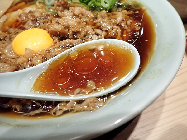 大阪牛肉ラーメンわだ