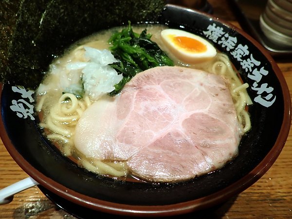 横浜家系ラーメン光大家神戸三宮店