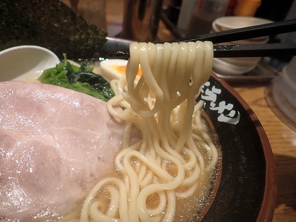 横浜家系ラーメン光大家神戸三宮店