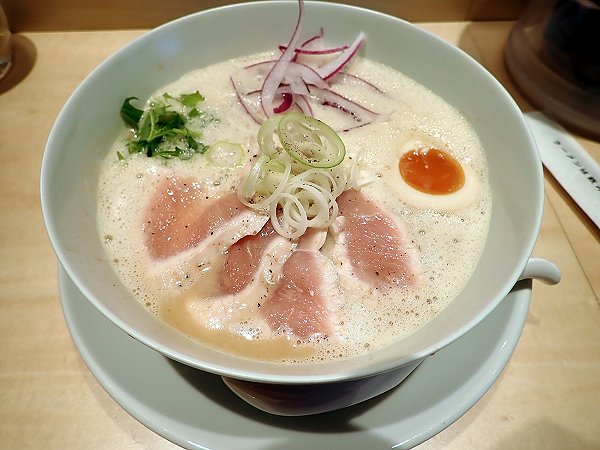 鶏白湯ラーメンMUTSUKI