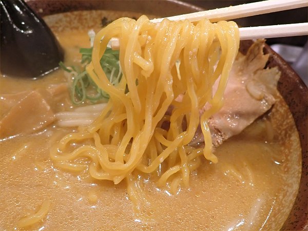 炙り味噌らーめん真武咲弥神戸店