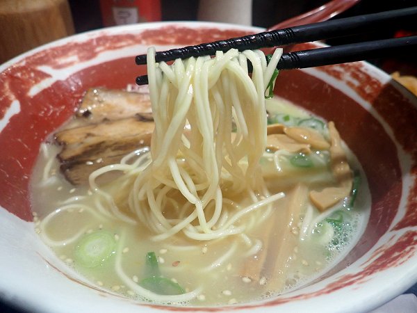 徳島ラーメン麺王神戸元町店