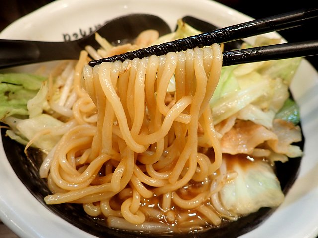 j̃[傢