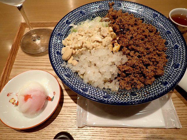 担担麺の掟を破る者グランフロント店