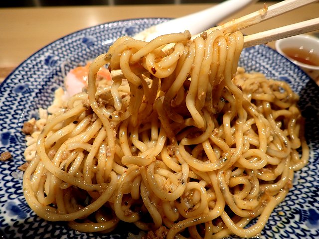 担担麺の掟を破る者グランフロント店