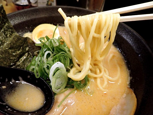 炶