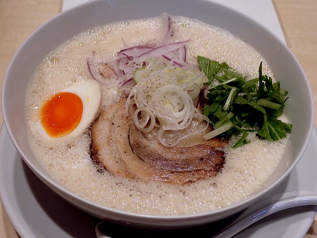 鶏白湯ラーメンMUTSUKI