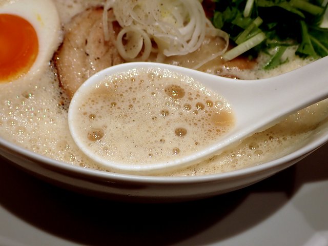 鶏白湯ラーメンMUTSUKI