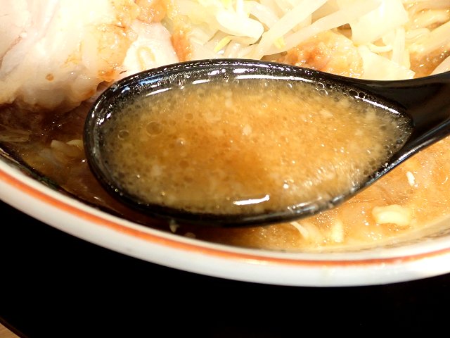 ラーメン豚山 十三東口店